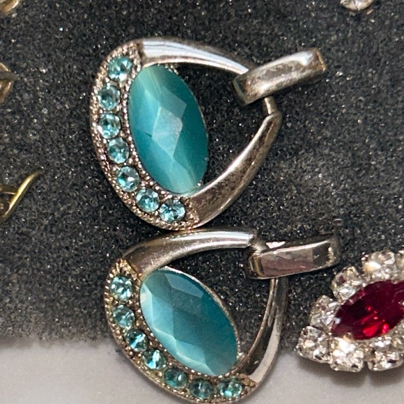 Glam Vintage Earrings Lot Statement Gold Rhinestone Pearl Bundle Estate Lot - Picture 14 of 14